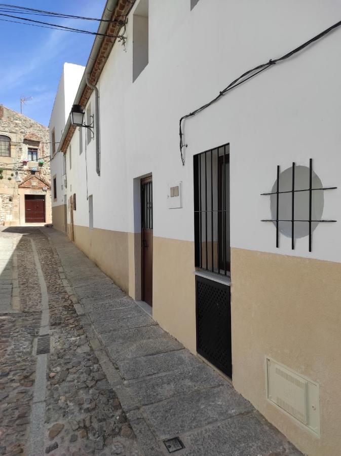 Apartamento Baluarte De Los Pozos Caceres Luaran gambar