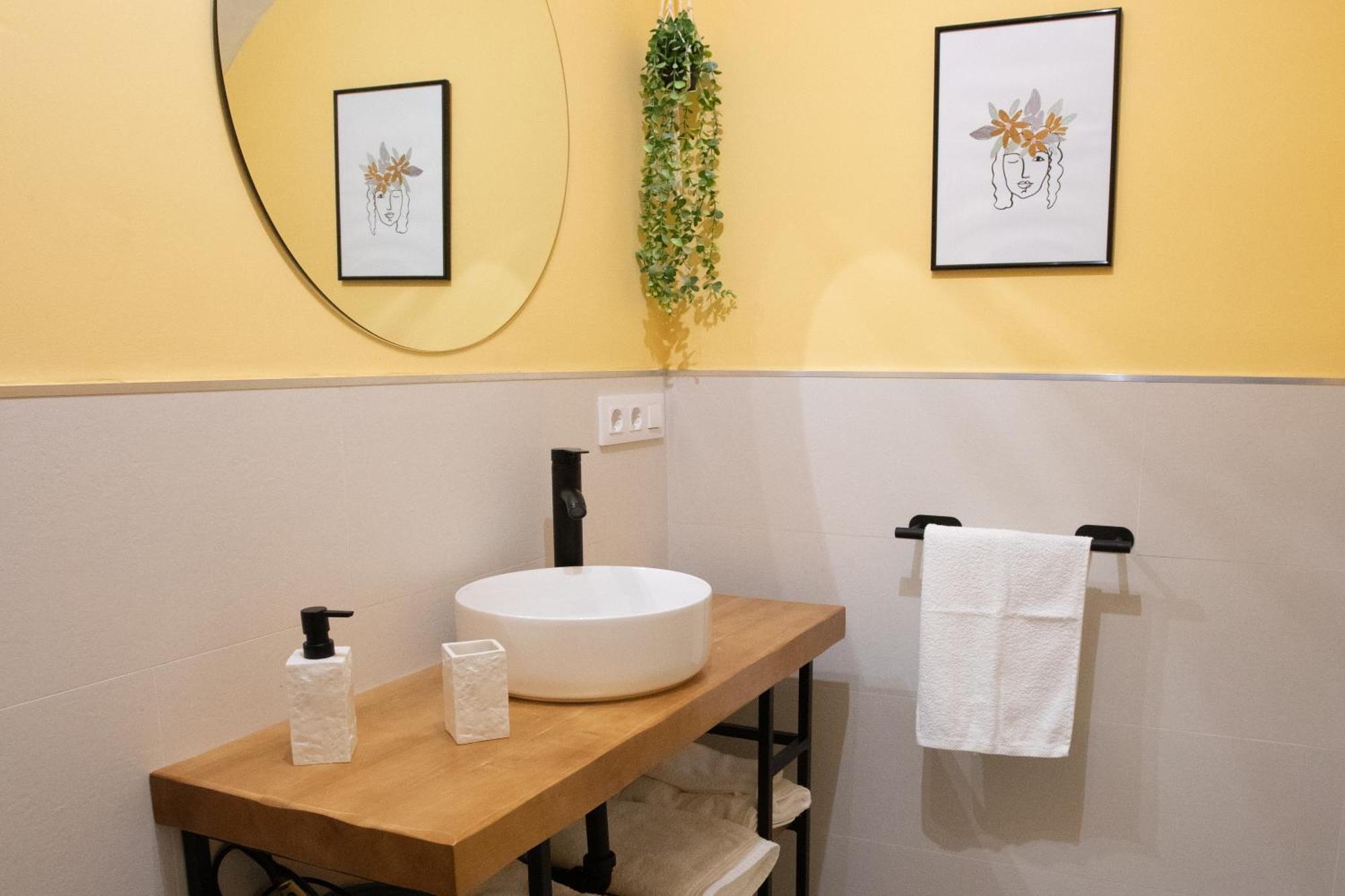 Apartamento Baluarte De Los Pozos Caceres Luaran gambar
